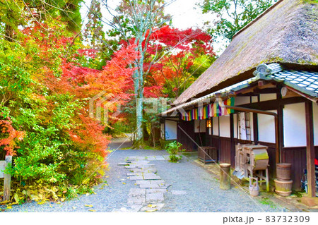 滋賀県大津市　秋の叶匠壽庵 83732309