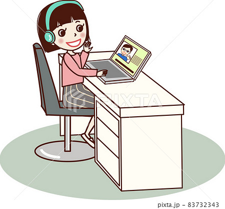 オンラインで勉強をする笑顔の若い女性。 オンラインで勉強をする笑顔の若い女性。 83732343