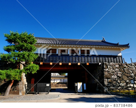 松本城太鼓門一の門(櫓門裏側) 松本城太鼓門一の門(櫓門裏側) 83738486