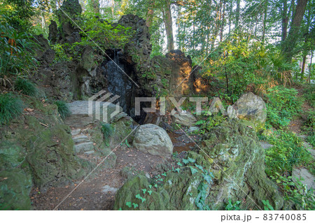 妻沼聖天山 歓喜院 境内 軍荼利王の滝 秋の季節 妻沼聖天山 歓喜院 境内 軍荼利王の滝 秋の季節 83740085