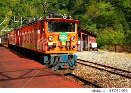 黒部峡谷鉄道トロッコ電車からの風景 黒部峡谷鉄道トロッコ電車からの風景 83742468