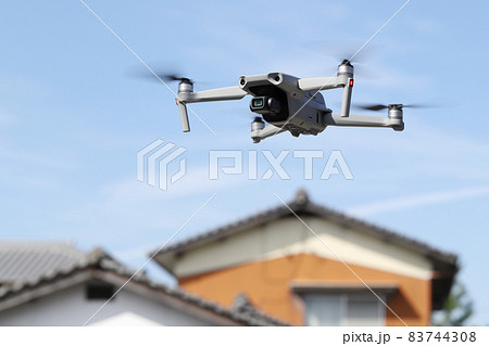 ドローン ドローン 83744308