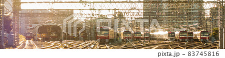電車の車両基地　パノラマ 83745816