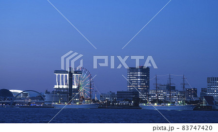 名古屋港　日本丸　海王丸　イルミネーション　帆船　寄港　練習帆船　航海練習船　夕景 83747420