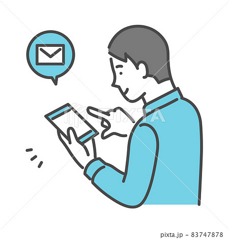 スマホでメールを確認する男性 スマホでメールを確認する男性 83747878