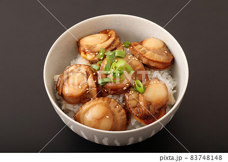 帆立の照り焼き丼 帆立の照り焼き丼 83748148