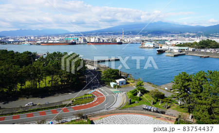 富士市の街並み<09>(ふじのくに田子の浦みなと公園から撮影した田子の浦港) 富士市の街並み<09>(ふじのくに田子の浦みなと公園から撮影した田子の浦港) 83754437