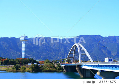 岐阜県海津市、長良川と水の緑の舘・展望タワー周辺の風景 83754875