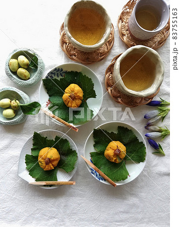 秋のおやつ（南瓜の茶巾となつめ） 83755163