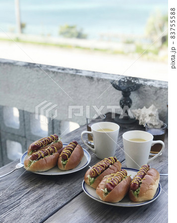 ホットドッグとコーンスープ ホットドッグとコーンスープ 83755588