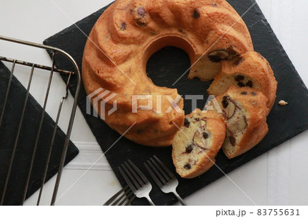 栗のブランデーケーキ 83755631