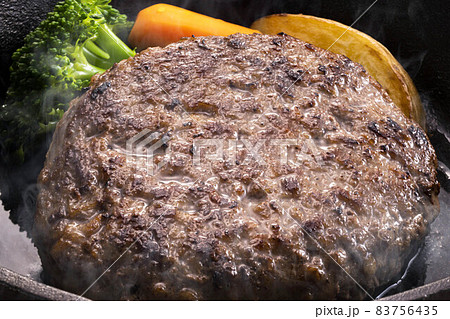 ハンバーグ 83756435