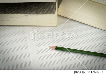音楽　五線譜　勉強　楽典　作曲　編曲　辞書　辞典　教育　五線紙 83760234