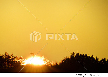 北杜市白州町、日の出の時(中山砦跡展望台) 北杜市白州町、日の出の時(中山砦跡展望台) 83762622
