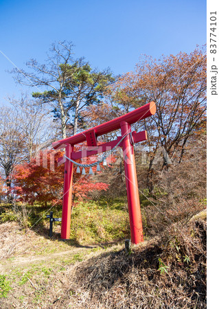 榛名山 黒髪山神社の鳥居 榛名山 黒髪山神社の鳥居 83774101