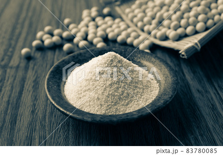 ヘルシーなおからパウダー　粉末状のおからパウダー　おからパウダーと大豆 83780085