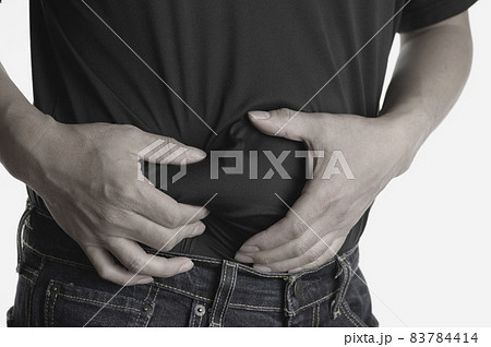 コロナ太りを気にする男性 コロナ太りを気にする男性 83784414