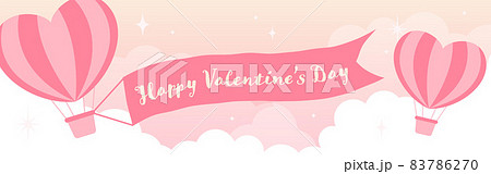 バレンタインデー向けの空に浮かぶハート型の熱気球の背景素材 83786270