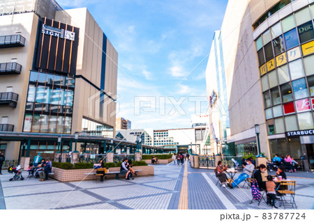 京王線府中駅南口　高架歩道の風景 83787724