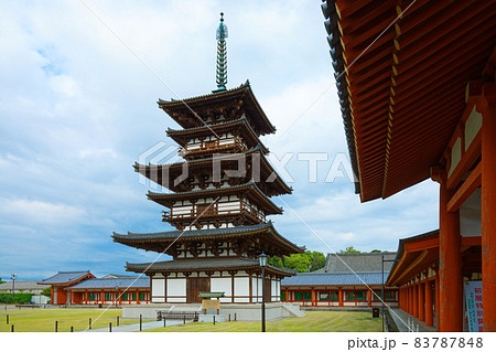 薬師寺 三重塔 東塔と東回廊 薬師寺 三重塔 東塔と東回廊 83787848