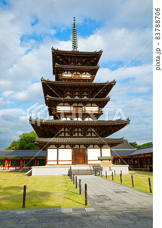 薬師寺 三重塔 東塔と東回廊 薬師寺 三重塔 東塔と東回廊 83788706