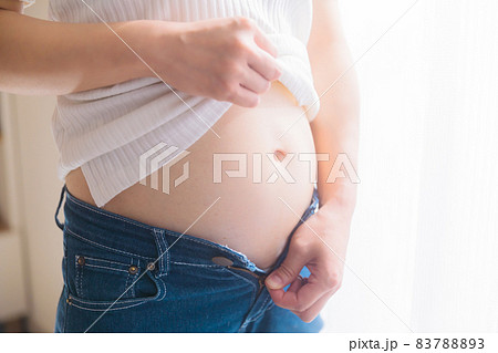 妊娠初期〜中期のお腹の変化 ジッパーが上がらない 妊娠初期〜中期のお腹の変化 ジッパーが上がらない 83788893