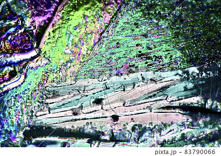 太陽光を薄氷りに偏光板（フィルター）を使い通して出来た色模様 83790066