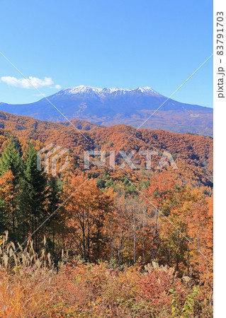 開田高原地蔵峠から望む秋の御岳山 開田高原地蔵峠から望む秋の御岳山 83791703