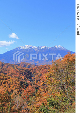 開田高原地蔵峠から望む秋の御岳山 開田高原地蔵峠から望む秋の御岳山 83791704