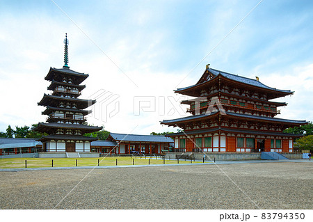 薬師寺　東塔と金堂 83794350