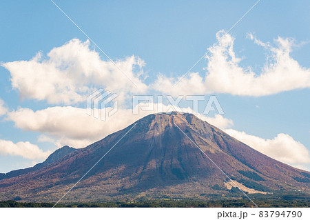 【鳥取県】西側からみる大山　自然風景 83794790