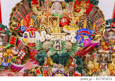 酉の市　熊手　商売繁盛　色鮮やか　神社 83795833
