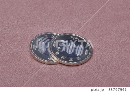 500円硬貨 83797941