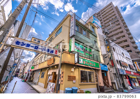 日本の川崎都市景観　武蔵小杉駅前のセンターロード小杉などを望む 83799063