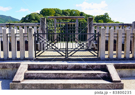 行燈山古墳（崇神天皇陵）／奈良県天理市 83800235