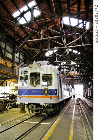 整備点検準備前の車両　和歌山電鉄伊太祁曽駅車庫 83802742