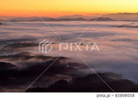 蒜山高原の雲海 蒜山高原の雲海 83806038