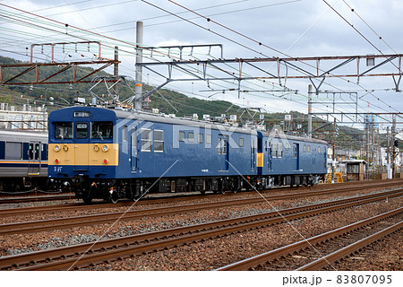 東海道本線を行くクモヤ145試運転列車 東海道本線を行くクモヤ145試運転列車 83807095