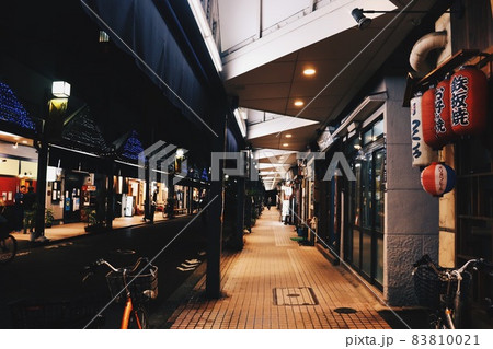 夜の月島商店街 83810021