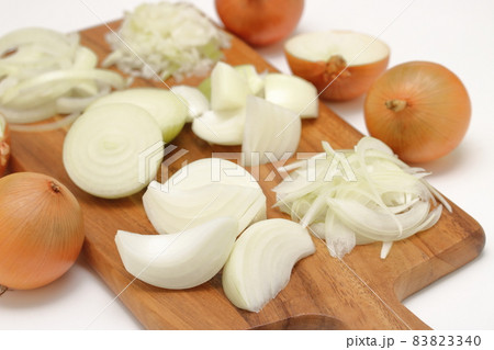 いろいろな切り方の玉ねぎ 83823340