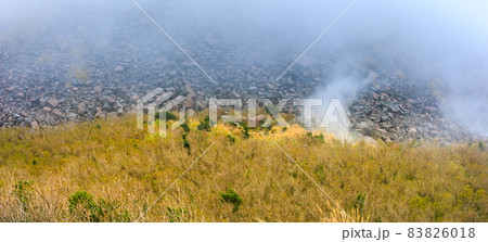 雲仙岳の紅葉 立岩の峰からの平成新山 パノラマ 【長崎県雲仙市】 雲仙岳の紅葉 立岩の峰からの平成新山 パノラマ 【長崎県雲仙市】 83826018