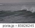 波　海　荒波　台風 83826245
