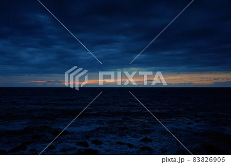 夜の海 83826906