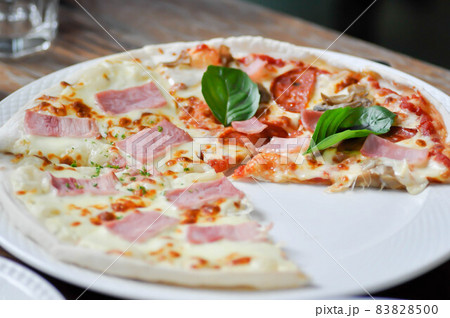 pizza or pepperoni pizza and ham and cheese pizza pizza or pepperoni pizza and ham and cheese pizza 83828500
