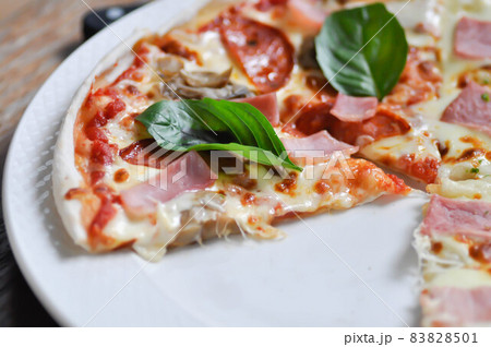 pizza or pepperoni pizza and ham and cheese pizza pizza or pepperoni pizza and ham and cheese pizza 83828501