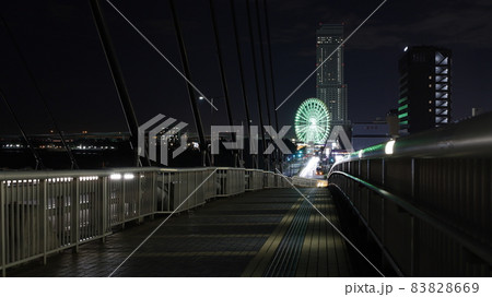 田尻スカイブリッジから見た観覧車「りんくうの星」やSiSりんくうタワー 83828669