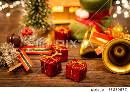 【素材】クリスマスイメージ 【素材】クリスマスイメージ 83830677
