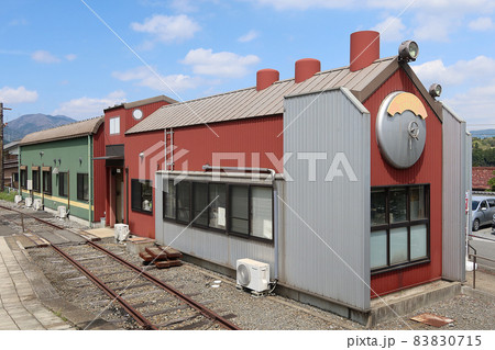 三岐鉄道三岐線の終点、西藤原駅の駅舎 83830715