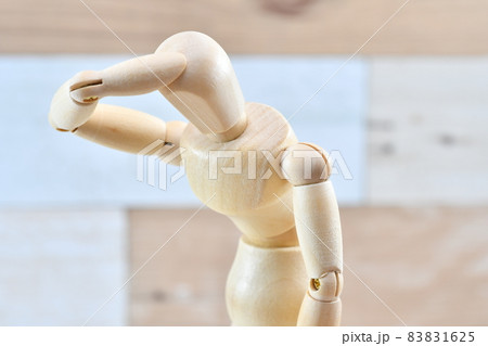 発熱 頭痛のイメージ 83831625