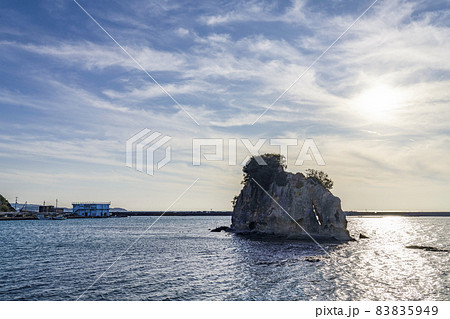 紀伊田辺天神崎 夕日をバックに見る田所島 紀伊田辺天神崎 夕日をバックに見る田所島 83835949